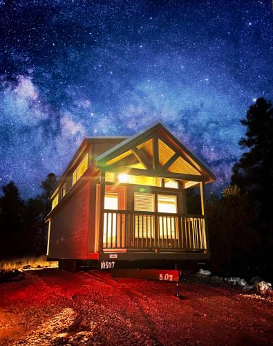 Williams Ski Chalet | Cozy Cabins with a mountain view 1A