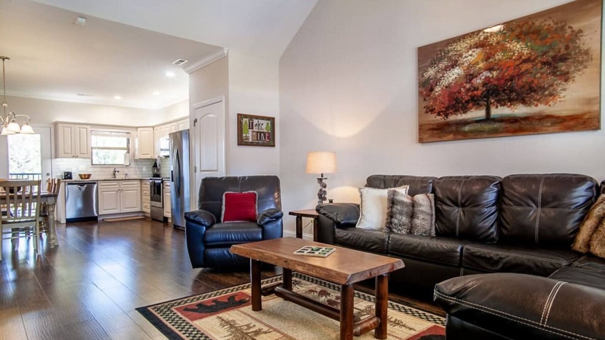 Townsend Condo | Cozy Cades Cove Condo with Community Pool!