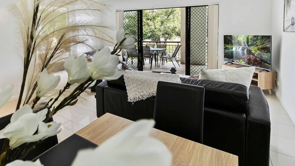 Cairns North Apartment | Cozy Cairns Stay - Near Airport, City & Esplanade