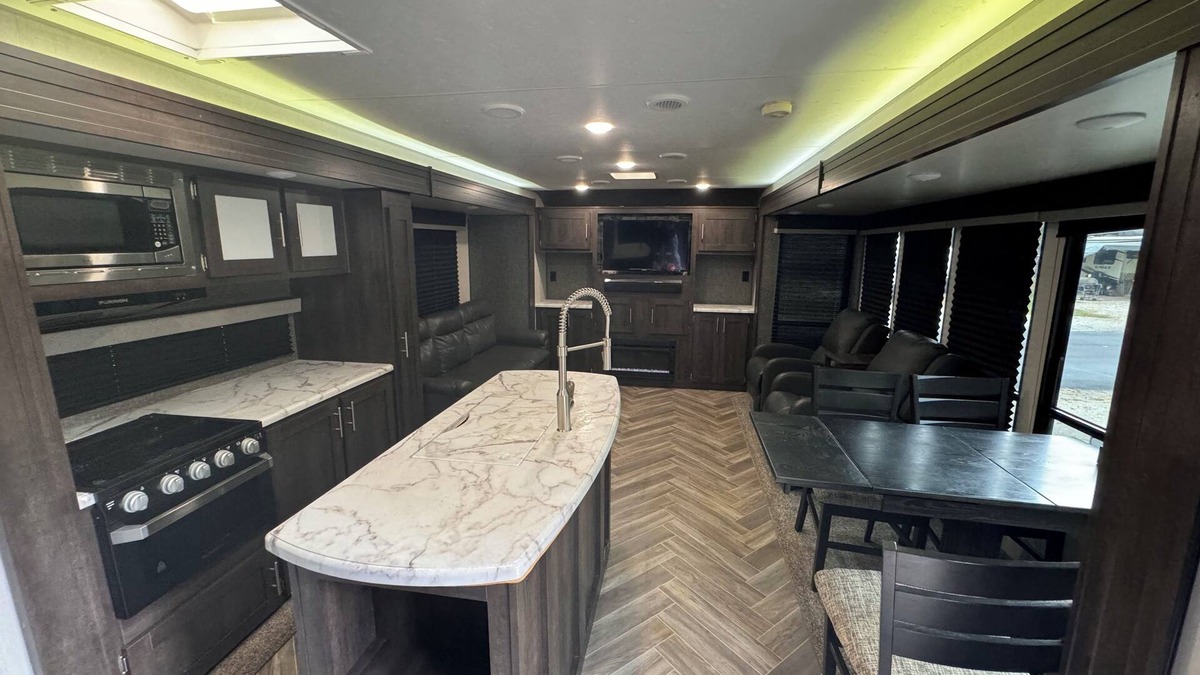 Bryan RV Rental | Cozy campground