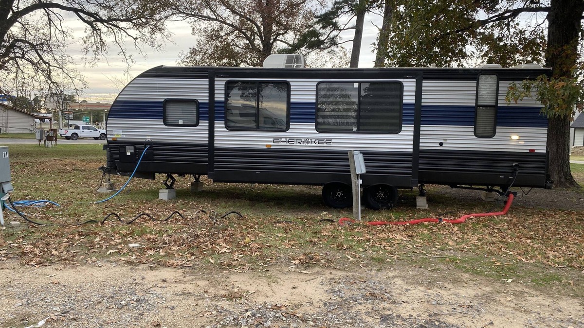 Longview RV Rental | Cozy Camping experience in a home away from home. Pet friendly. Non smoking.