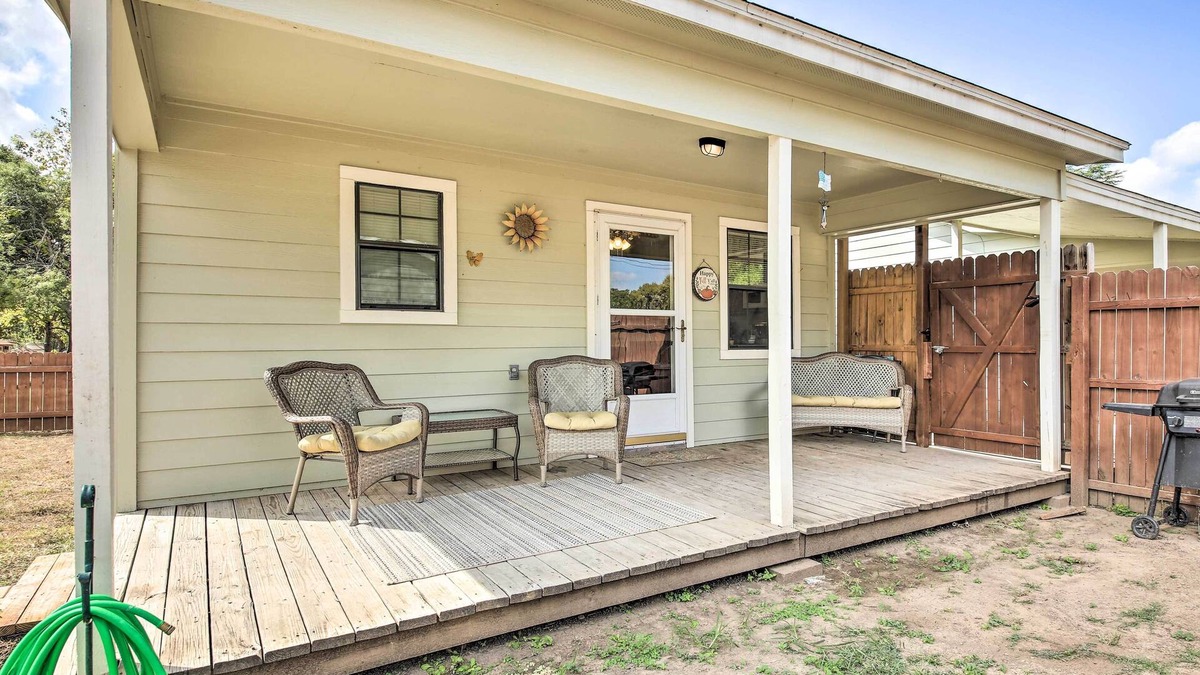 Canyon Lake Apartment | Cozy Canyon Lake Cottage: 1 Mi to Guadalupe River!