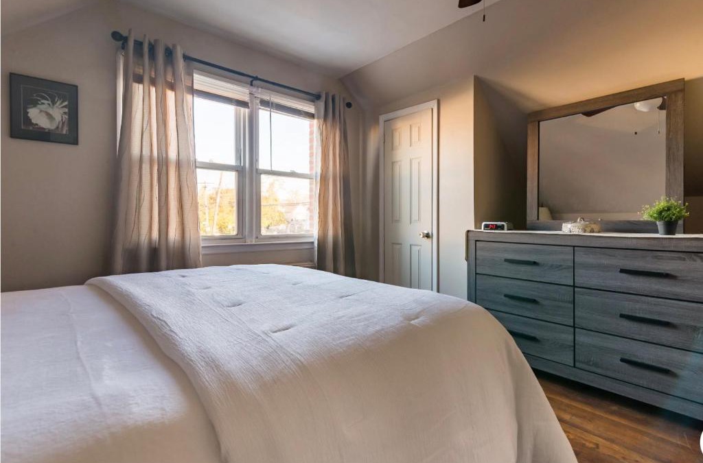Queens Apartment | Cozy Cape Cod 1BR close to LGA