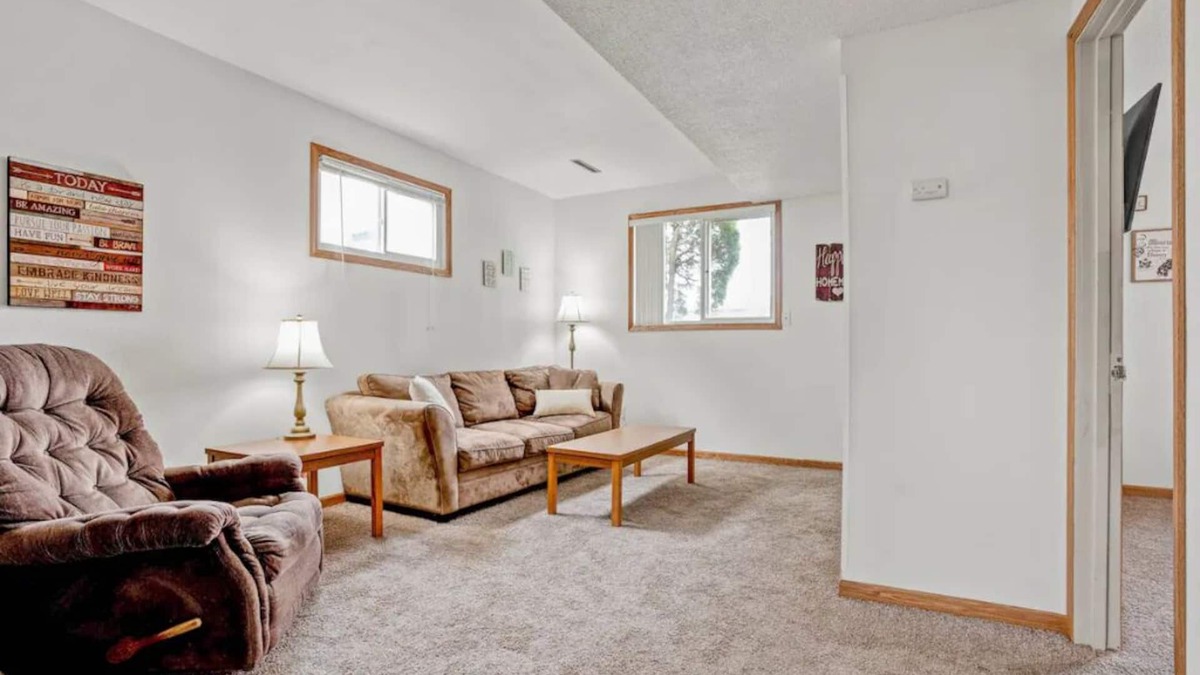 Southwest Area Apartment | Cozy Cedar Rapids Getaway - Mother in Law Suite