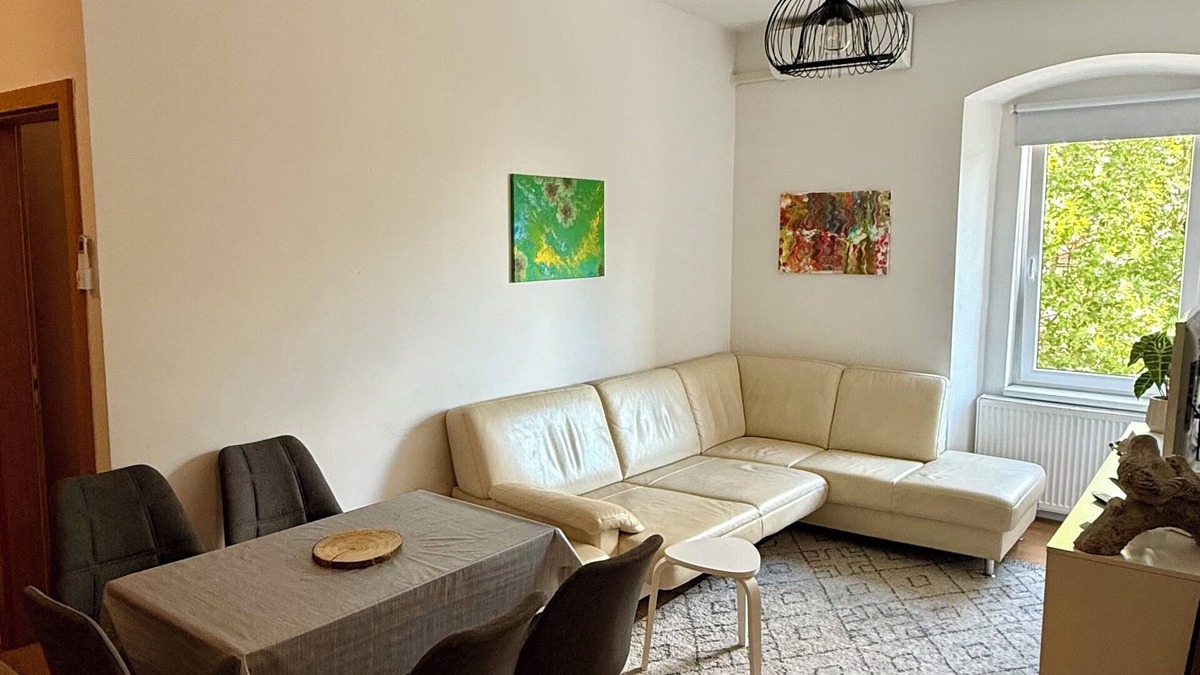 Postojna Apartment | Cozy Central Apartment with Parking & AC near Postojna cave.