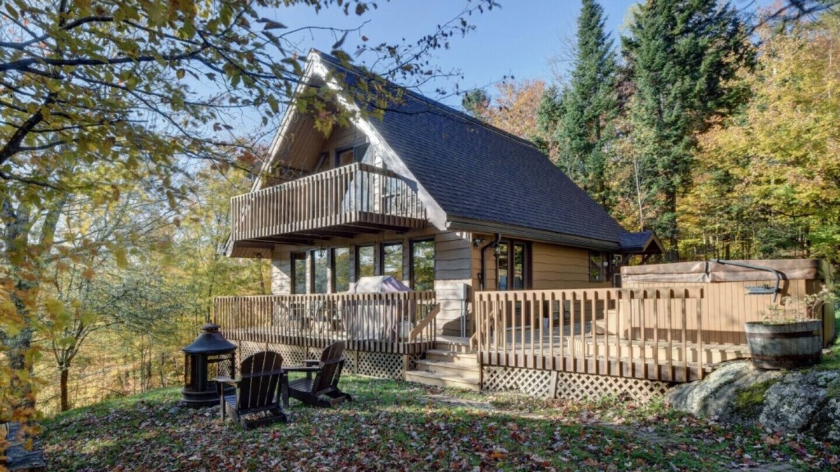 Sainte-Ann-des-Lacs Cottage | Cozy Chalet Suisse #004