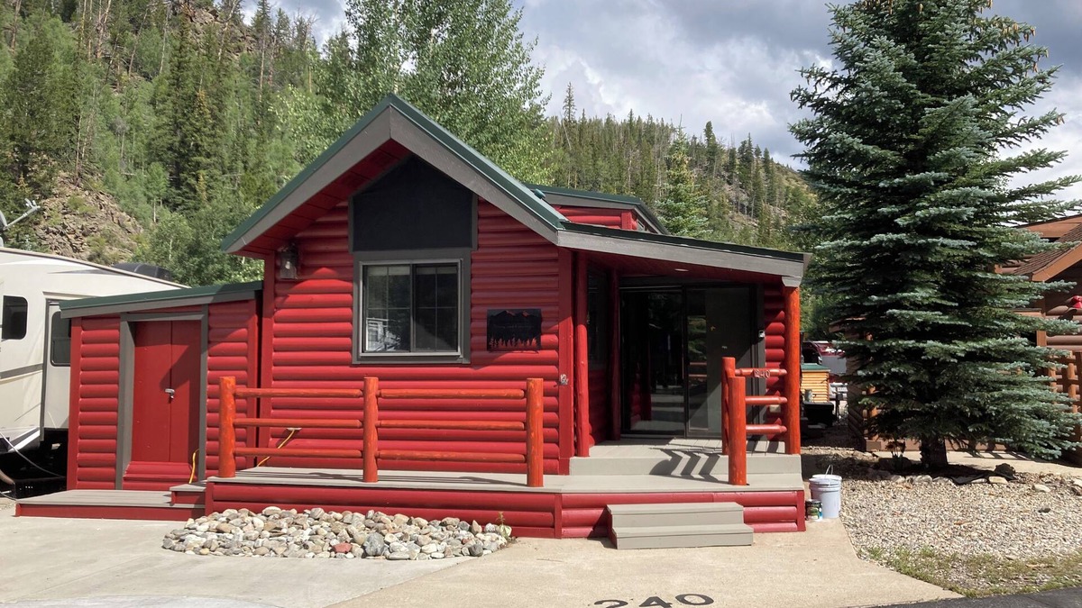 Breckenridge Ski Chalet | Cozy chalet on the Swan River at Tiger Run