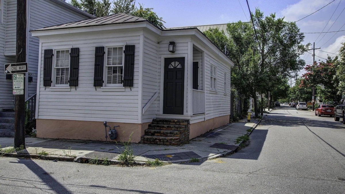 Westside Cottage | Cozy Charleston Cottage on the East Side