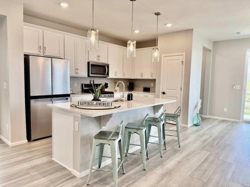 Loveland House | Cozy Chasm Cottage