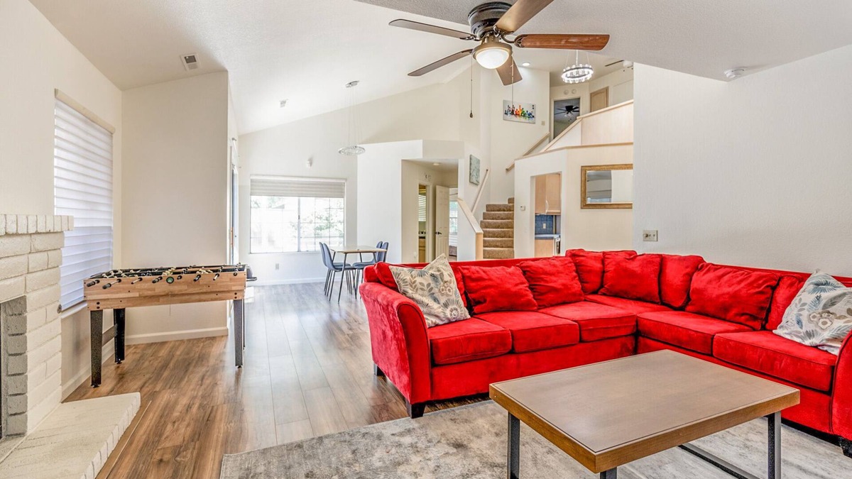 Merced House | Cozy&Cheerful 4BR Home with Pool | Close to Yosemite