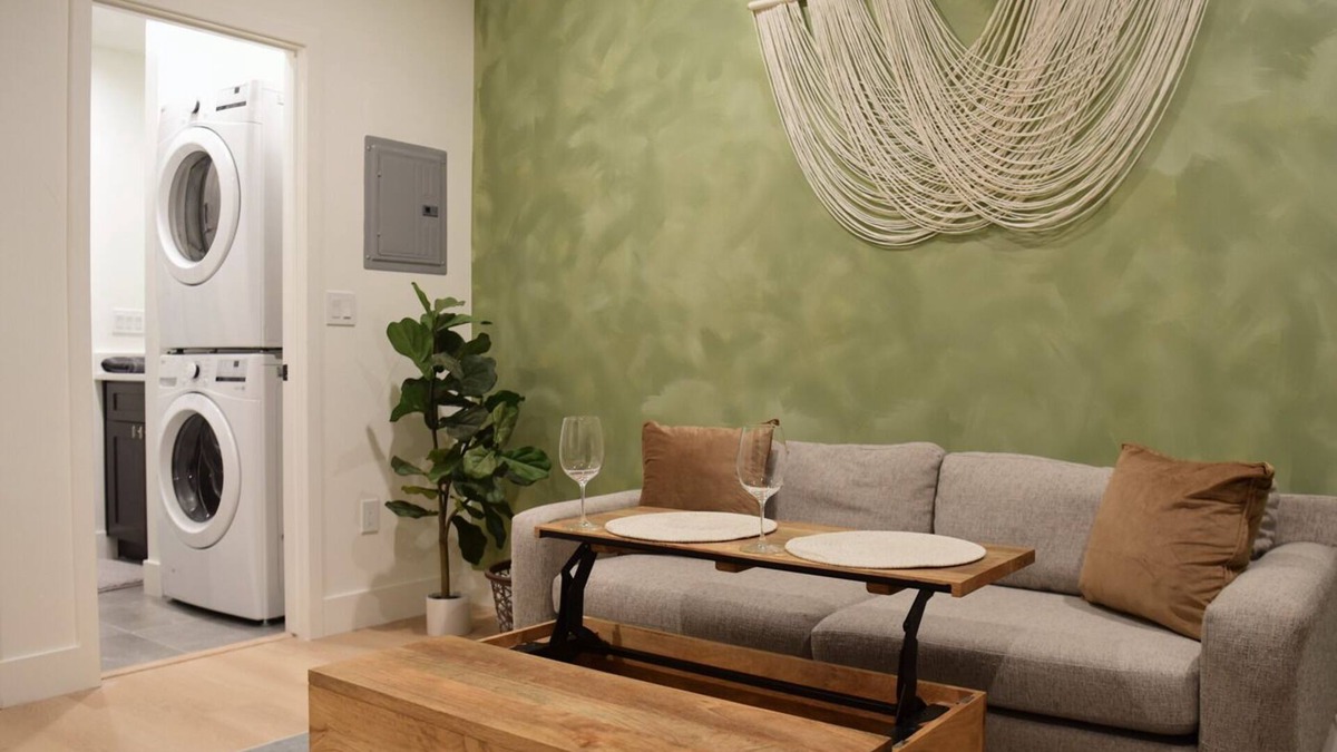 Cherry Creek House | Cozy Cherry Creek Basement Suite with Private Entrance