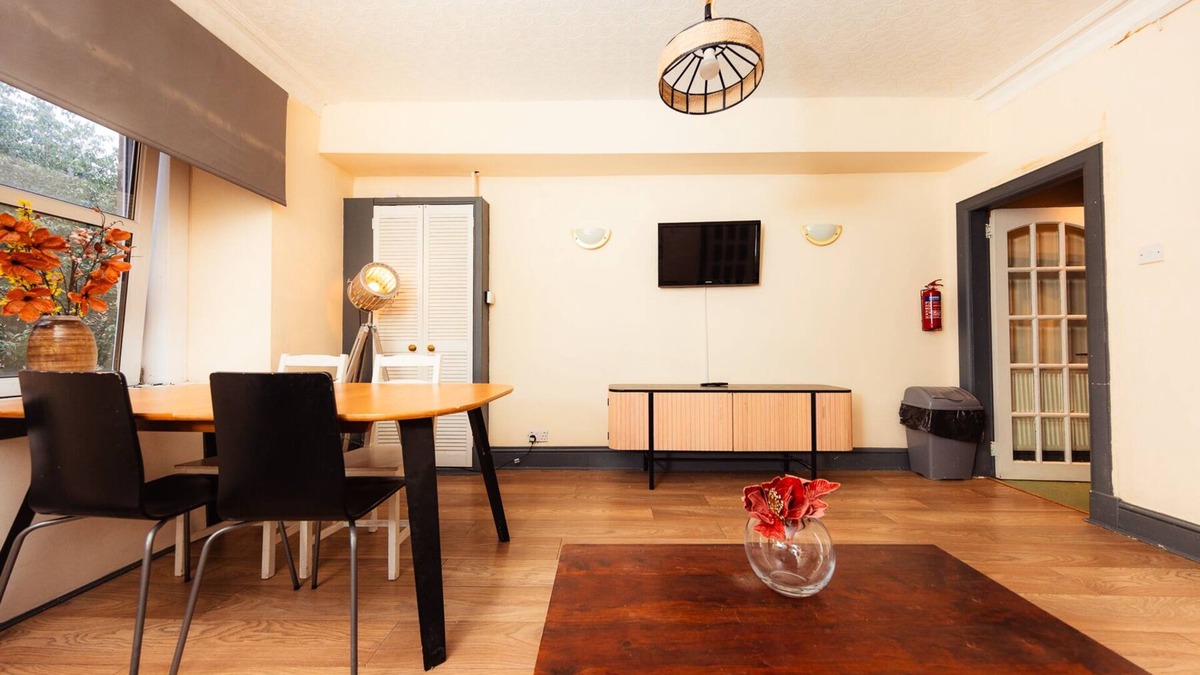 Bruntsfield Apartment | Cozy City Centre 1 Bedroom Apt by the Meadows! 4