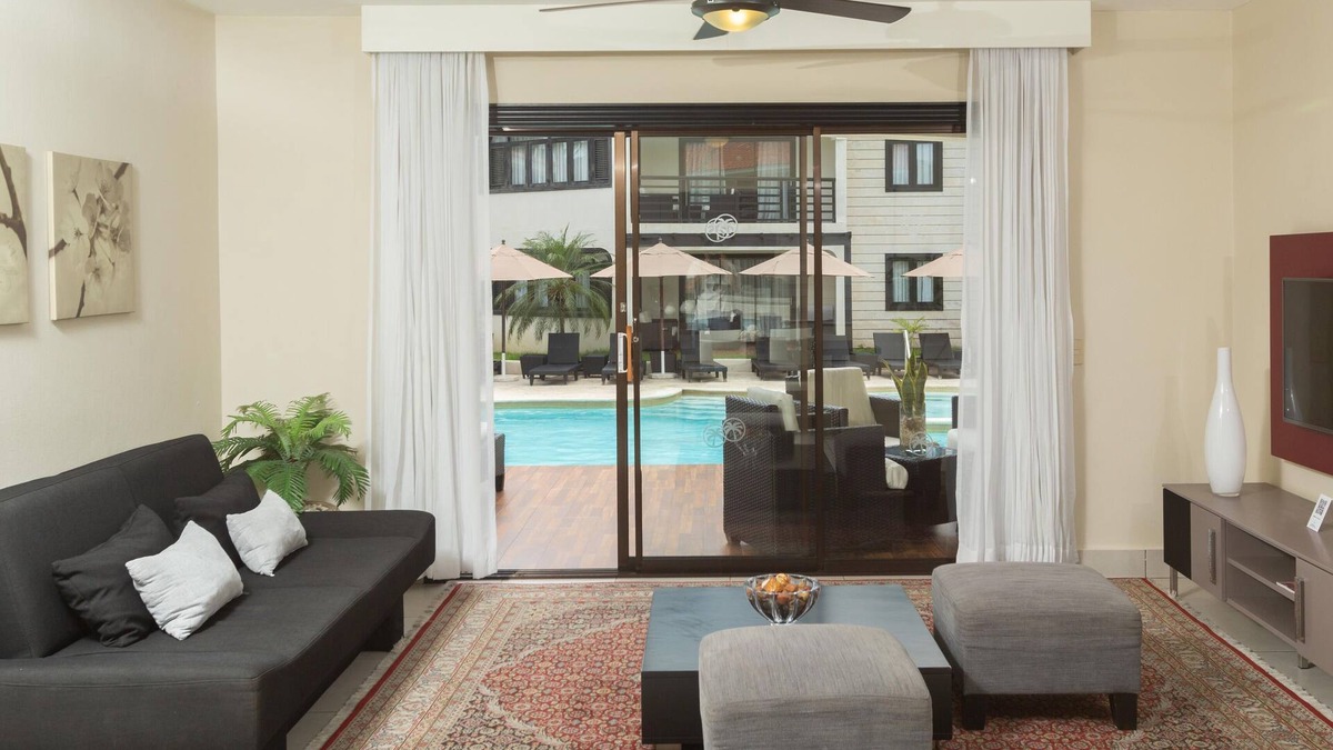Munoz Apartment | COZY & CLEAN 1 Bedroom Royal suite 5 star amenities