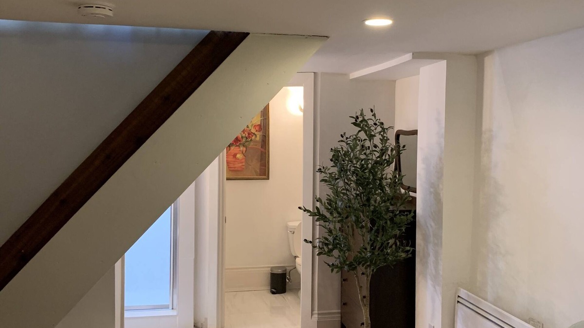 Parkdale Apartment | Cozy, Clean and Quiet.