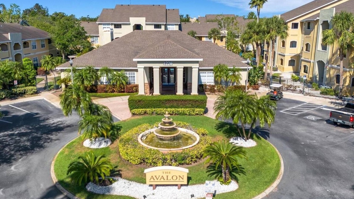 Clearwater Apartment | Cozy Clearwater Condo. Resort-Style Pool, Close to Spectacular Clearwater Beach!