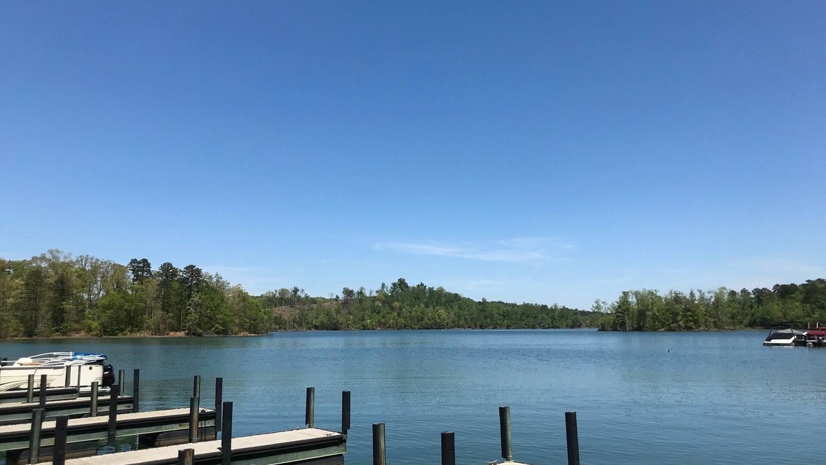 Keowee Condo | Cozy Clemson Condo - Lake Hartwell 4 bedroom with 4 private baths- sleeps 8