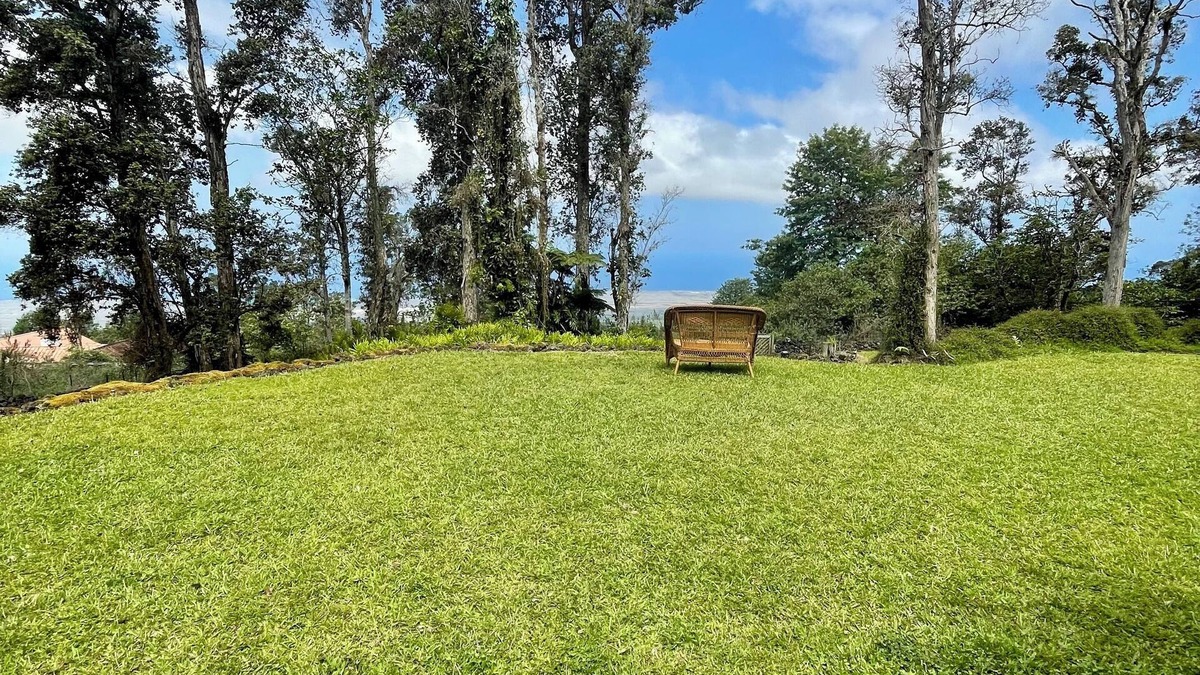 Kailua-Kona Apartment | Cozy Cloud Forest Ohana