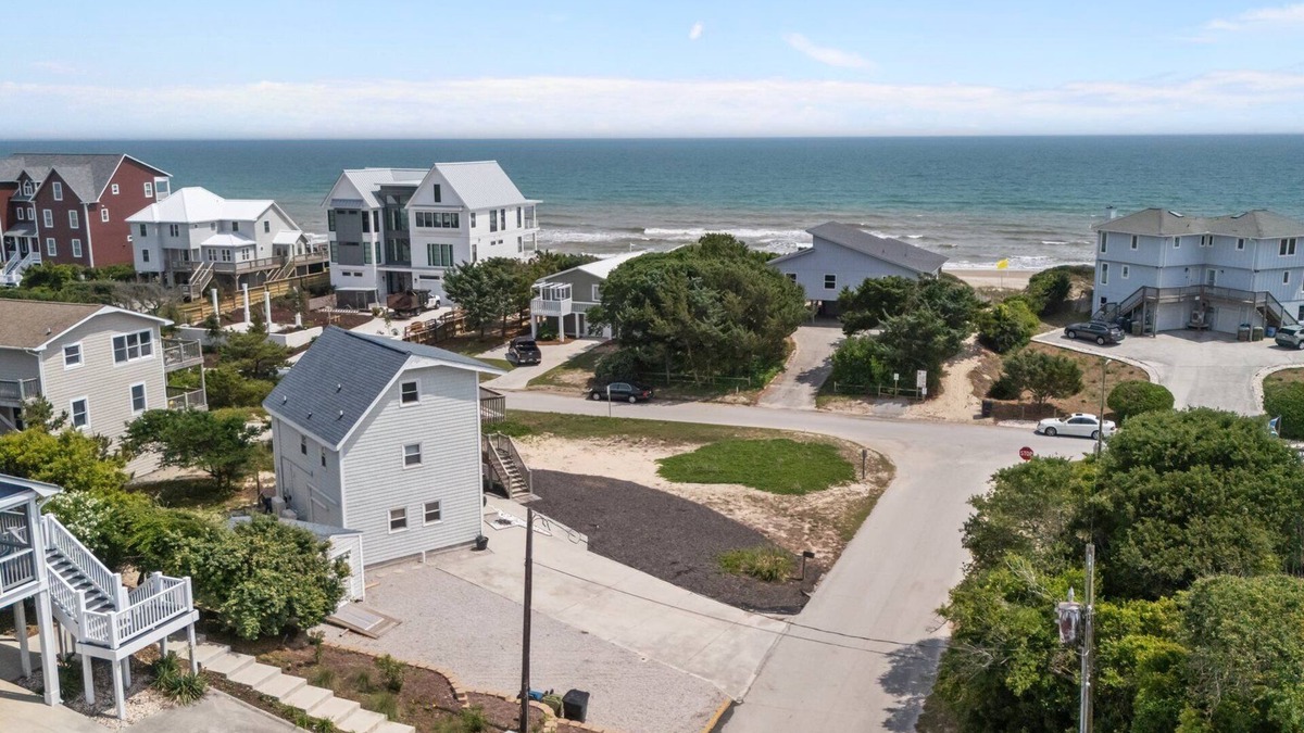 Emerald Isle Apartment | Cozy Coastal Condo — Steps from the Beach, Newly Renovated & Perfectly Charming!