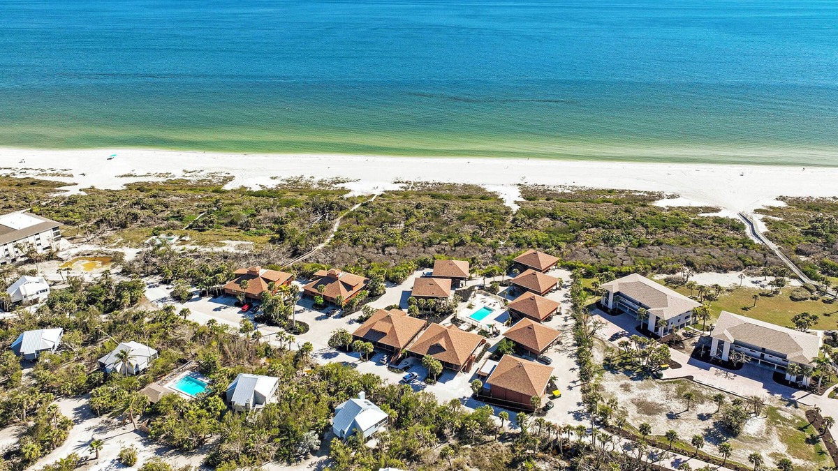 Sanibel Condo | Cozy Coastal Haven - Your Relaxing Sanibel Getaway - Private Beach - Signal Inn 07