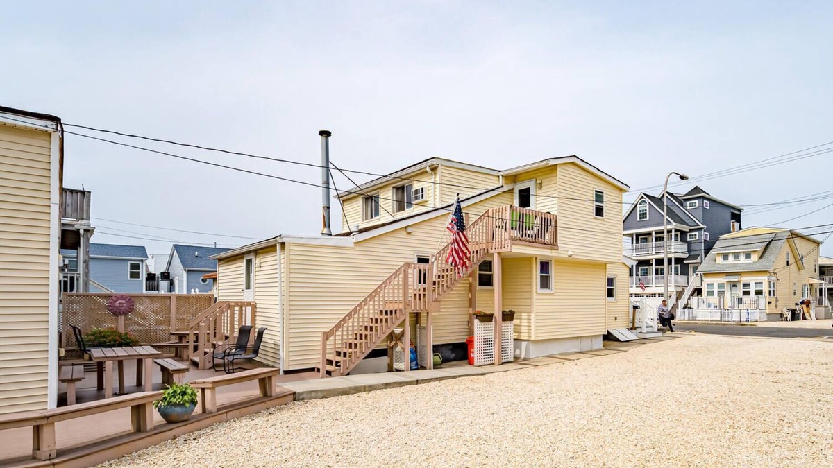 Seaside Heights Apartment | Cozy Coastal Hideout w/Free Parking, Beach Badges, BBQ and Outdoor Shower