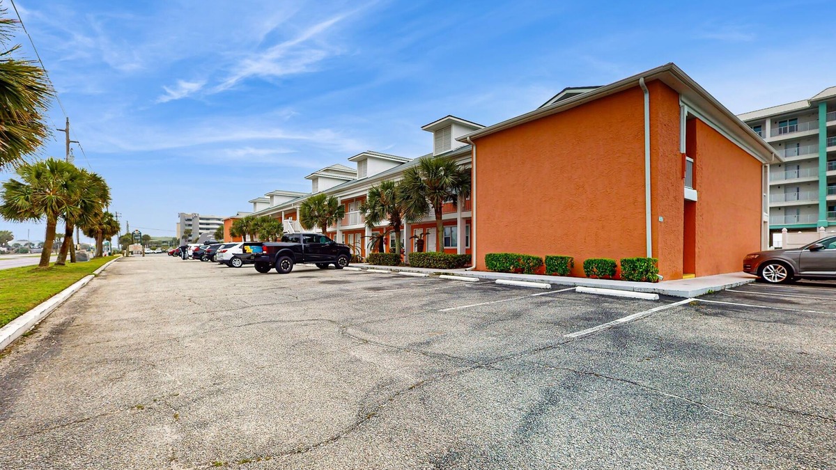 Fort Walton Beach Condo | Cozy coastal condo with shared pool, beach access, Wifi, Washer and Dryer
