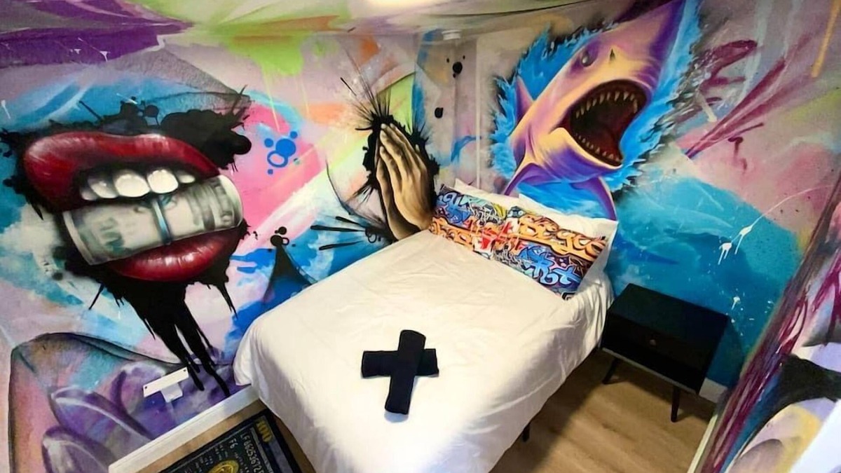 Wynwood Art District House | Cozy & Colorful Miami Art Canvas w/HotTub & Murals