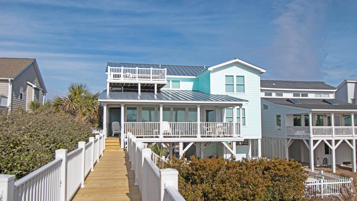 Ocean Isle Beach Cottage | Cozy, Colorful, Coastal Cottage - Oceanfront 5 bedroom home