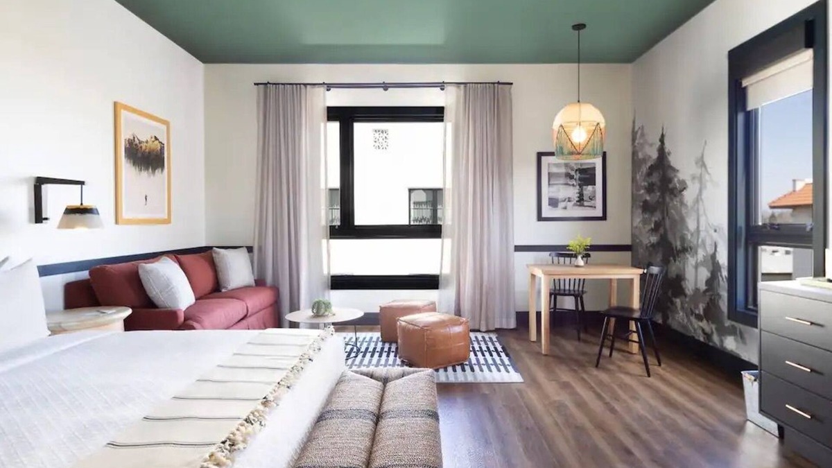 Merced Hotel | Cozy Comfort in Merced's Main Street, Near Lake Yosemite, Pet-Friendly