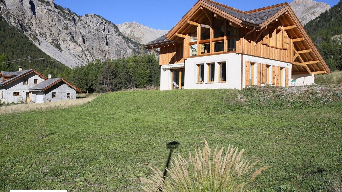 Arvieux Ski Chalet | Cozy, comfortable chalet, breathtaking sunny view