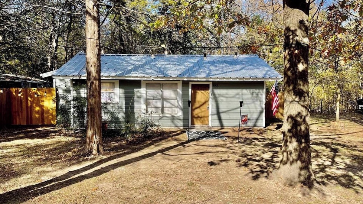 Gordonville Cabin | Cozy & Comfortable - close to Lake Texoma (plus 40 amp RV HookUp)