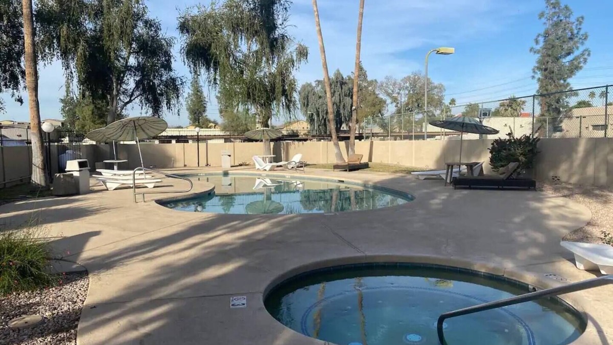 Tempe Condo | Cozy Condo Mins to ASU Walk to Sloan Park