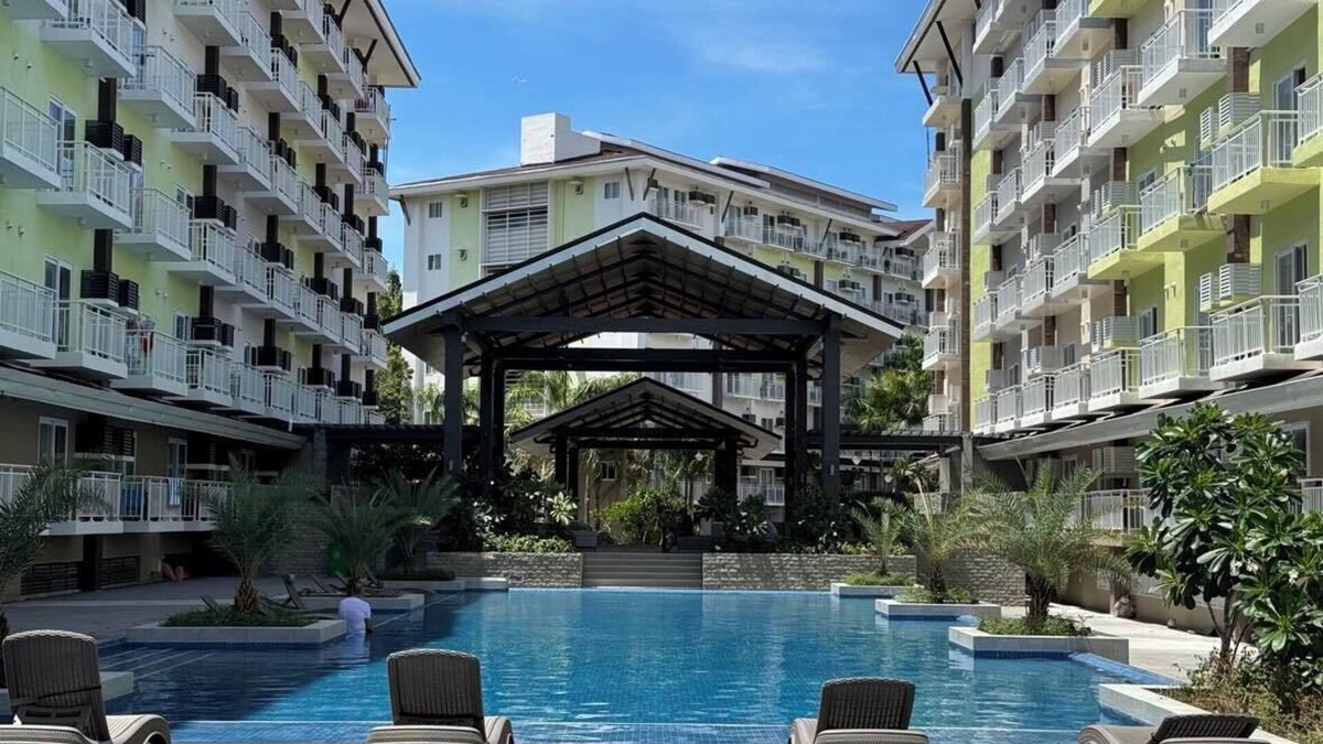 Lapu-Lapu Condo | Cozy Condo Near Airport with Pool and Gym