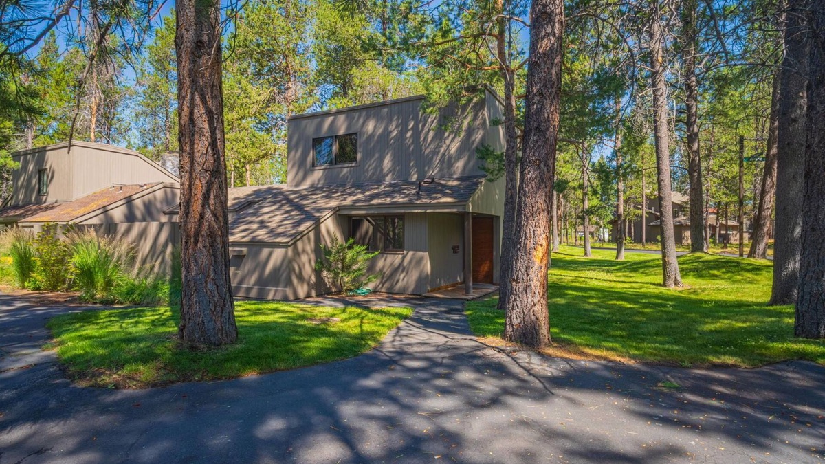 Sunriver Condo | Cozy Condo Near the VIllage