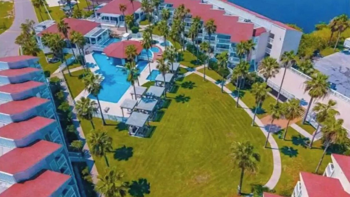 South Padre Island House | Cozy Condo steps from the beach! Room to Play!