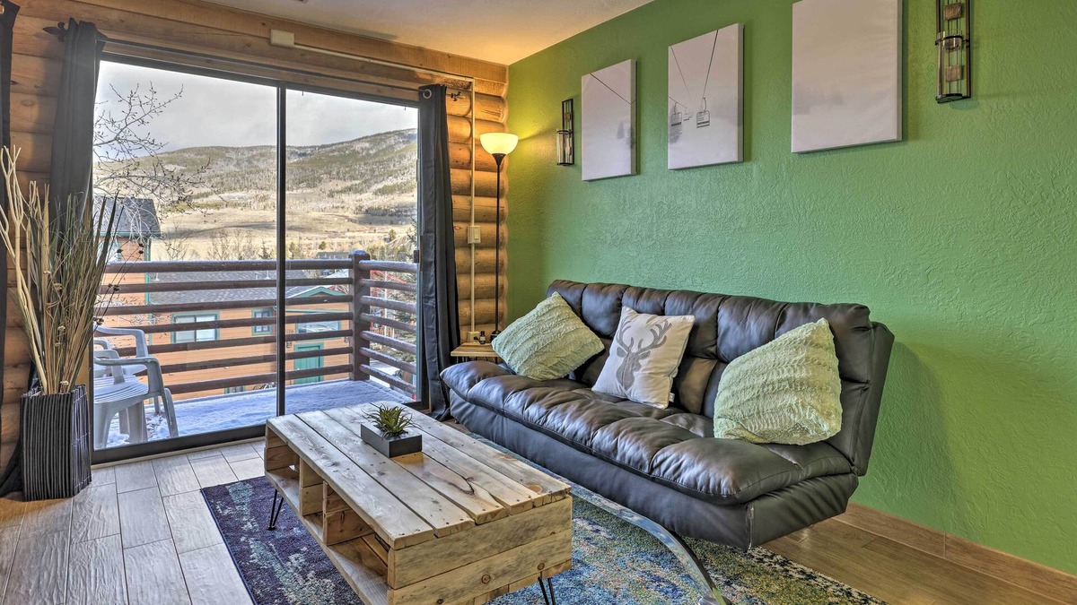 Summit Cove Condo | Cozy Condo w/ Views, Walk to Dillon Reservoir
