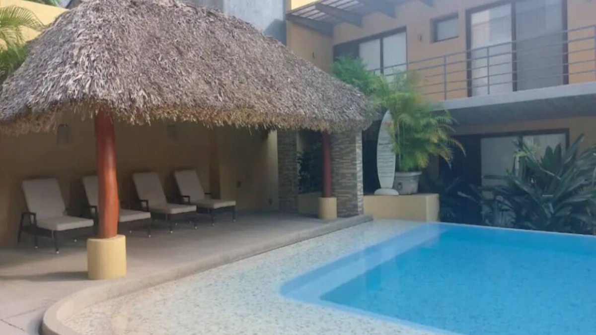 El Hujal Condo | Cozy condo with pool and palm shelter- 5 min from the beach!