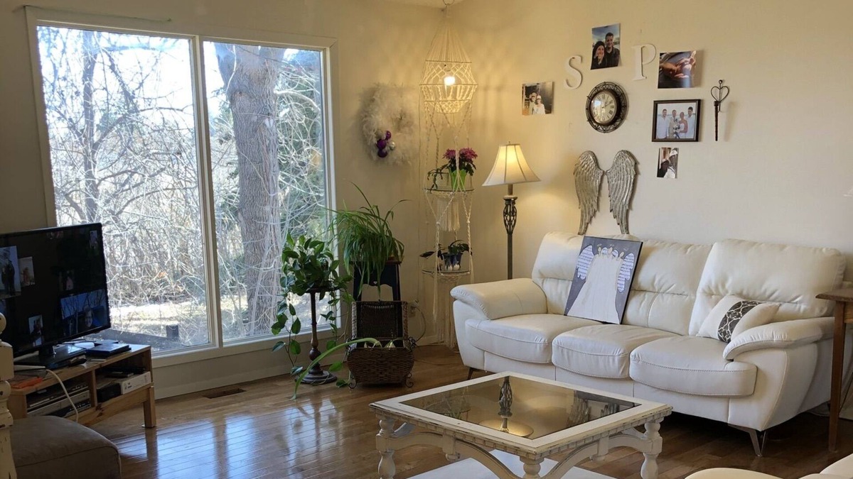Bassano House | Cozy & convenient location!Fantastic view & private with 5 bdrms, 3 bathrooms!