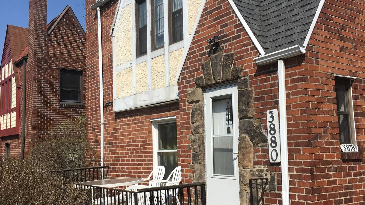 Greenfield House | Cozy & convenient min to CMU, UPMC, DT, PPG Paint Arena, Consol Center, PNC Park