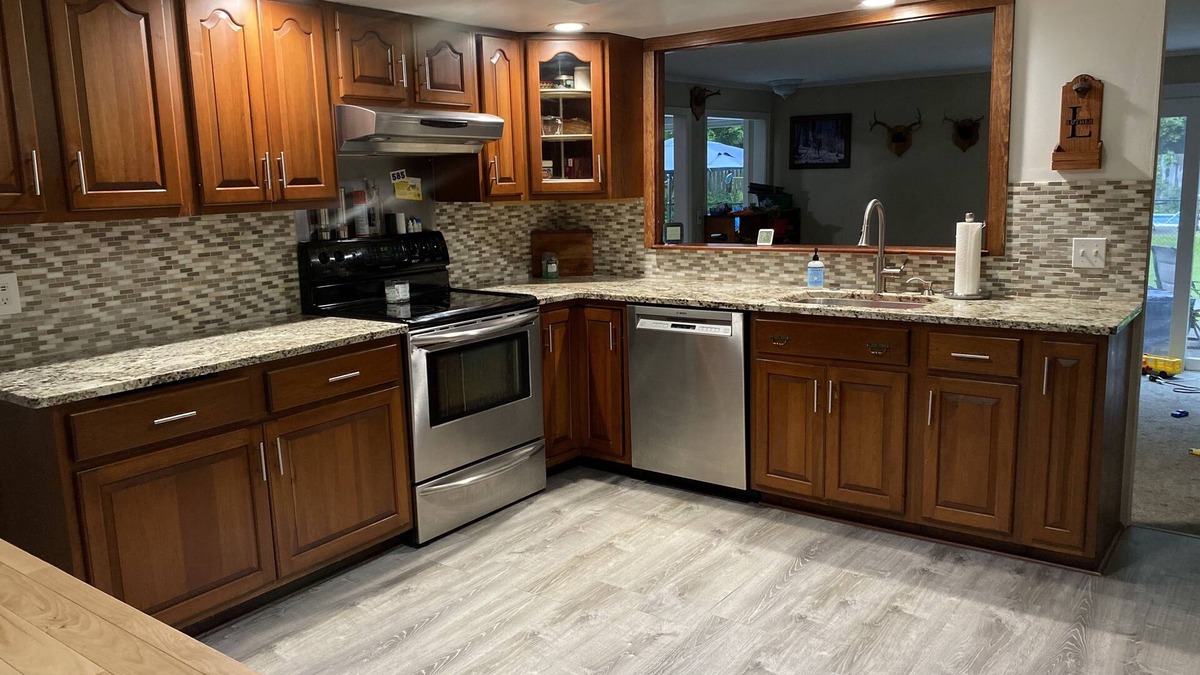 East Rochester House | COZY, CONVENIENTLY LOCATED, UPDATED HOME W/POOL!