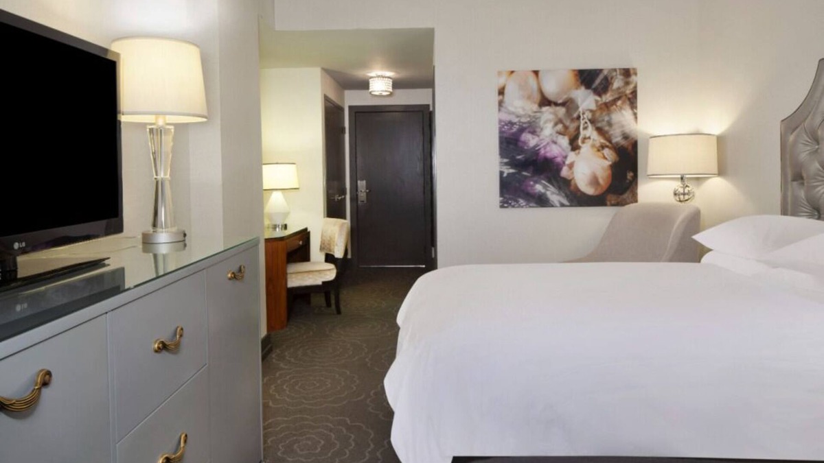 The Loop Hotel | Cozy Corner in Chicago’s Downtown| Walking Distance to Ohio Street Beach
