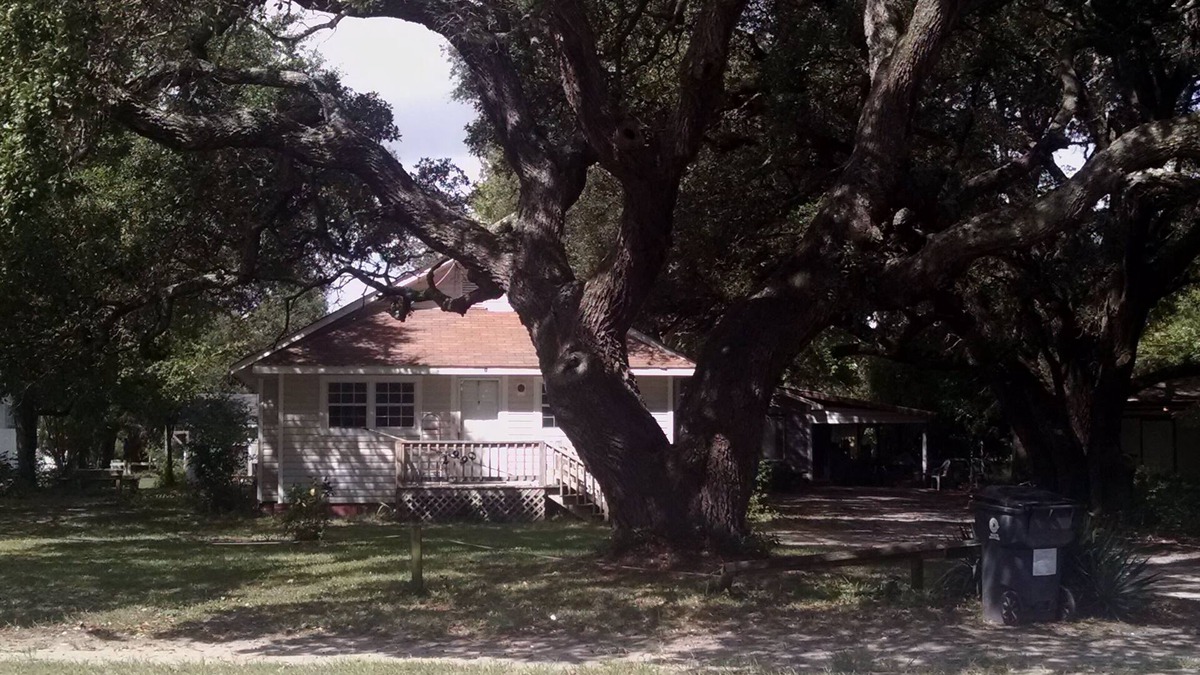 Supply Cottage | Cozy Cottage 1 mile from Holden Beach and Boat Launch. Dog Friendly!