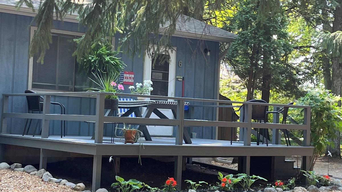 Honor Cottage | Cozy Cottage #6B at Beautiful Platte Lake Resort