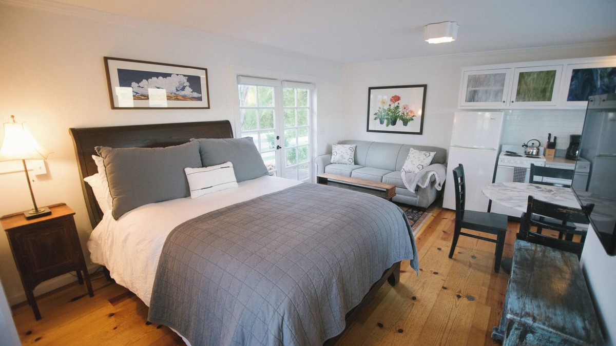 San Luis Obispo House | Cozy Cottage at the Flying Caballos Ranch