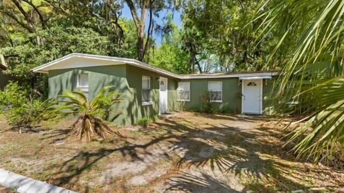 Chassahowitzka House | Cozy Cottage | Fenced Yard & Fire Pit