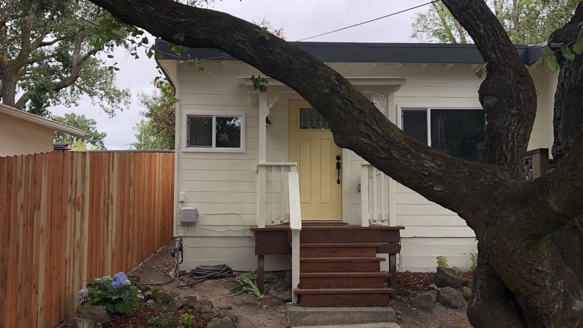 Boyes Hot Springs Cottage | Cozy cottage for two in the wine country