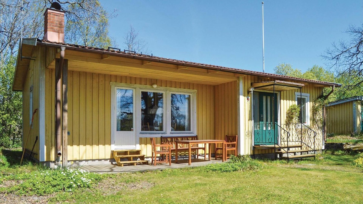 Storholmen House | Cozy cottage in rural surroundings and free location near Norrtälje.