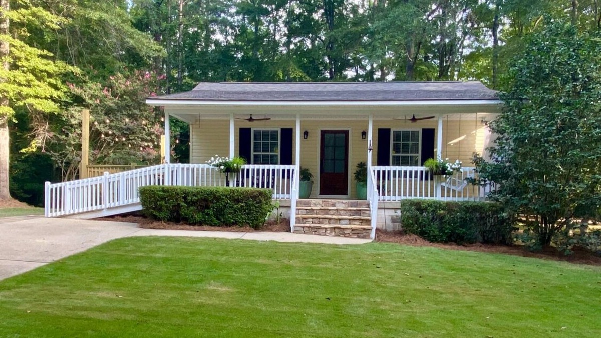 Lee County Cottage | Cozy cottage in Salem with a short drive to Auburn/Opelika Al or Columbus, Ga