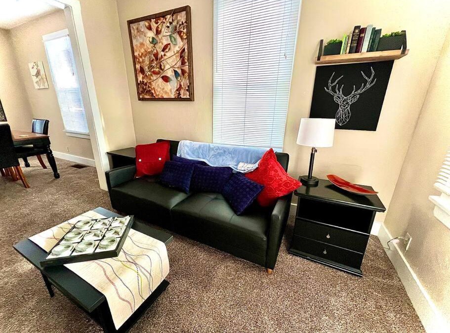 North Park House | Cozy cottage in the heart of the big city- dog friendly