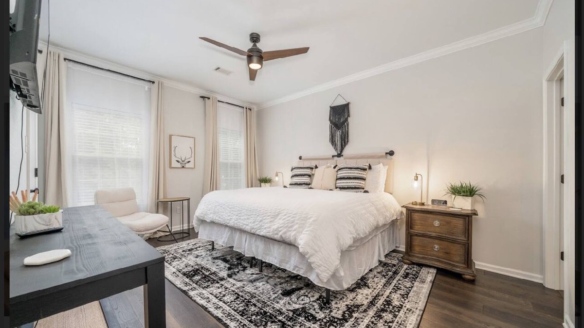 Mid America Cottage | Cozy Cottage Just Minutes from Oaklawn Racetrack & Casino