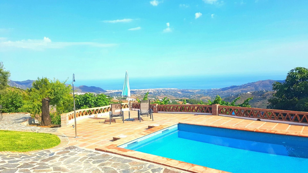 Frigiliana Cottage | Cozy cottage located next to the Sierra de Almijara Natural Park